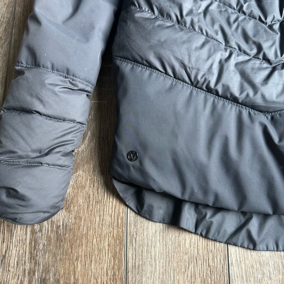 IVIVVA by Lululemon Reversible Girls Down Hooded Jacket Size 8 - Picture 6 of 8